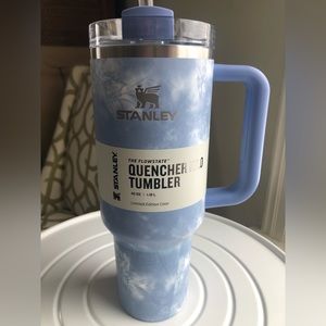 New Stanley 40 oz Stainless Steel Adventure Quencher Tumbler in Ocean Tie Dye